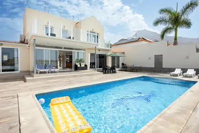 Image de Superbe villa Mila à Madroñal, piscine chauffée!
