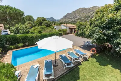 Image de Rosa. Traditional villa near Pollensa town