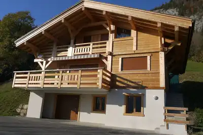 Image de Chalet spacieux pour 10 personnes avec parking et animaux admis