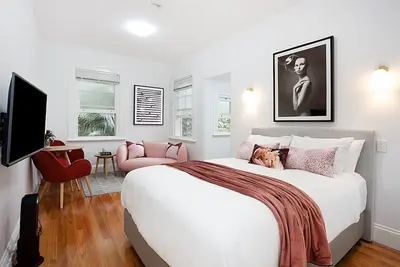 Image de Studio élégant dans Grand Manor à 20 min de Sydney