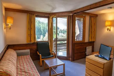 Image de 100m du centre station, 5ème étage, vue montagne, balcon, télévision, casier à ski, 30m², Les Orres