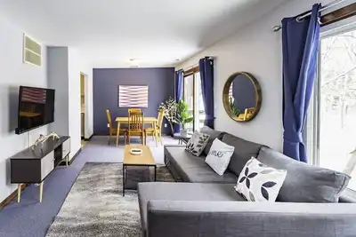 Image de Loft 2br isolé - à quelques minutes du centre-ville Aa!