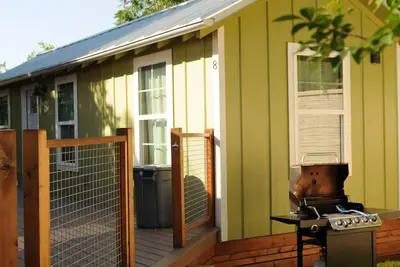 Image de Cabine confortable près de la rivière Comal-Cabin # 8 - Thème extérieur