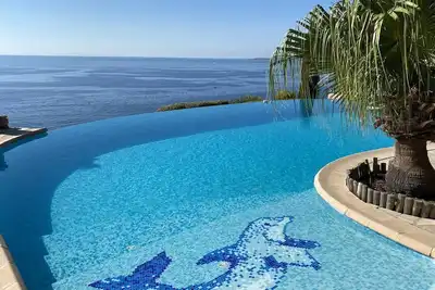 Image de Villa vue mer panoramique avec piscine à débordement