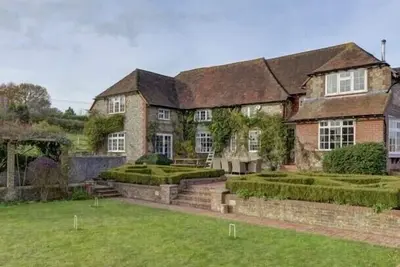 Image de 6 bed rural property with pool & tennis court