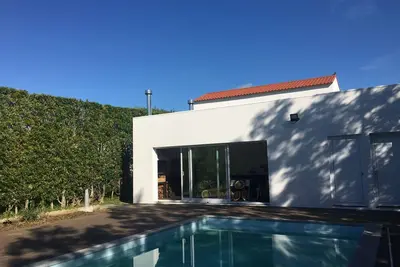 Image de Espace rural avec piscine