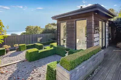 Image de 2 chambres, 2 salles de bain retraite d'artiste sophistiqué à Stinson Beach