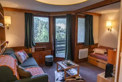 Image de 100m du centre station, 3ème étage, balcon, télévision, casier à ski, 30m², Les Orres