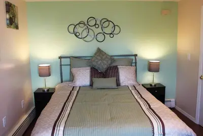 Image de Appartement moderne et confortable de 2 chambres près de Boston