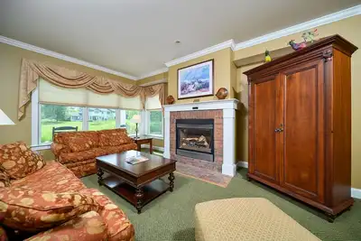 Image de Maison de ville 2 Br Meadows avec équipements du complexe