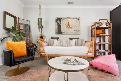 Image de Bohême - 2 chambres / 1. 5 Bath Home - 2 minutes en voiture de Sullivan's Island Beach