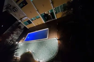 Image de Excellente maison face à la mer avec piscine et barbecue