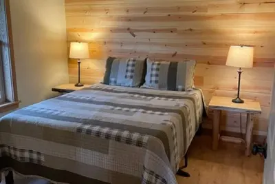 Beautiful Cabin 1 Mile from the Boat Launch and Close to Many Others!