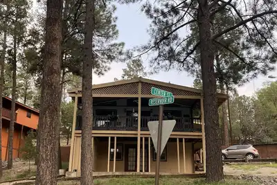 Image de Marvel Mid-Town avec le charme de la montagne tournante et des commodités de shopping