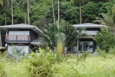 Villa Nat. dans la cocoteraie.
