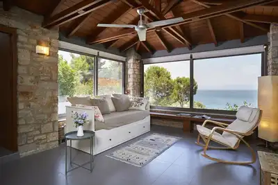 Image de Résidence et maison d'hôtes au bord d'une plage isolée
