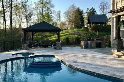 Image de Luxury 6 br House Private Pool, Hot tub, Living Outdoor, Grill, Internet, Tv