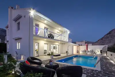 Image de Superbe maison Ă Zrnovnica avec sauna