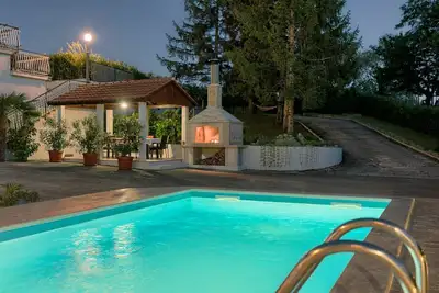 Image de Belle maison de vacances privée avec piscine privée, Wifi, climatisation, Tv, patio et parking
