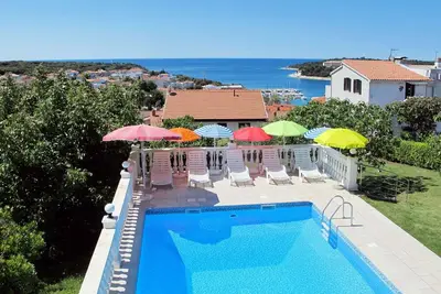 Image de Agréable appartement pour 9 personnes avec climatisation, Wifi, piscine, Tv, terrasse et parking