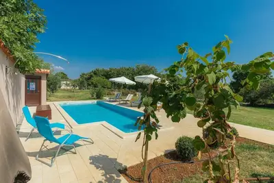 Image de Maison de vacances privée avec piscine privée, climatisation, Wifi, Tv, terrasse, parking