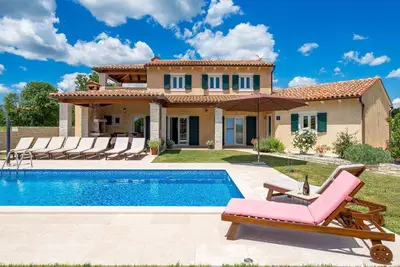 Image de Maison de vacances privée avec climatisation, Wifi, piscine privée, Tv, terrasse, parking