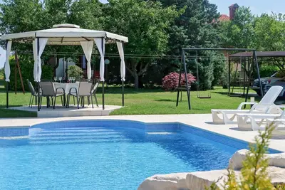 Image de Magnifique maison de vacances avec piscine privée, climatisation, Wifi, Tv, patio et parking