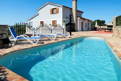 Image de Maison de vacances avec piscine privée, Wifi, climatisation, Tv, terrasse, vue panoramique, parking