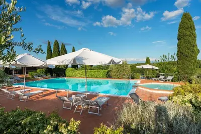 Image de Appartement avec Wifi, climatisation, piscine, Tv, véranda, vue panoramique, près de San Gimignano