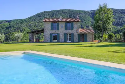 Image de Villa / Independent home à Lucques avec 3 chambres à coucher, 6 couchages