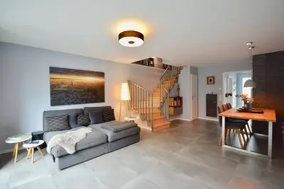 Image de Nouvelle Maison De Ville Avec Meilleur ÉQUIPEMENT + AÉROPORT +