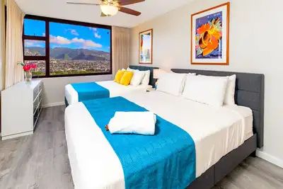 Image de Magnifique condo au 24e étage avec climatisation, WiFi et parking | Courte promenade jusqu'à la plage!