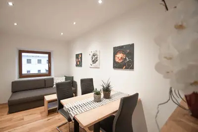 Appartement moderne de 35 m² avec balcon, lac de baignade gratuit, à 100 m du domaine skiable