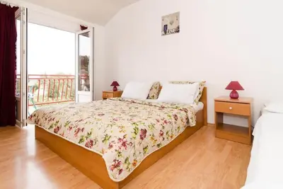 Image de Apartments Villa Nikol - Appartement 2 Chambres Confort avec Vue sur Mer (Apt 3)