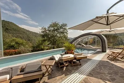 Image de Villa DeiMori LaMassa dans une piscine chauffée exclusive