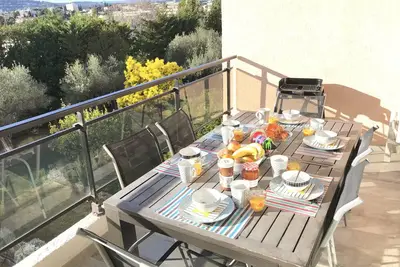 Image de Appartement 3 pieces, standing, refait a neuf, vue mer, piscine, plagea pieds