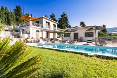 Image de The View Complex, villa exclusive avec piscine et bar, idéale pour jusqu'à 14 personnes