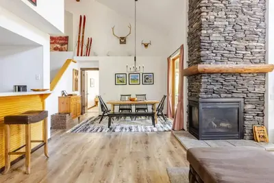 Image de Snowcreek 870-Charme de montagne rustique dans ce condo Snowcreek avec vue!