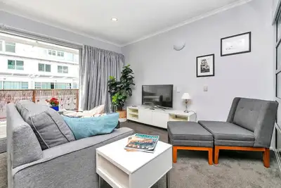 Image de Deluxe Princes Wharf Apt | Wifi Et Aircon Gratuits