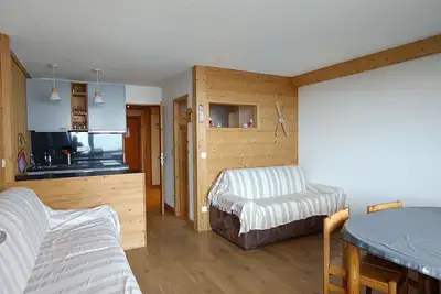 Image de Appartement rénové proche des pistes avec parking et balcon