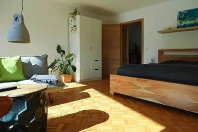 Image de Appartement moderne près de la colline du château avec vue sur la campagne