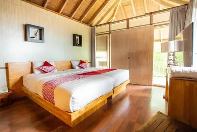 Image de Chambre cabine en bois à Nusa Dua, avec piscine et équipements
