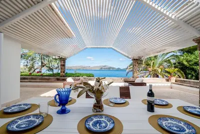 Image de Can Ramis - Seafront house with panoramic views.