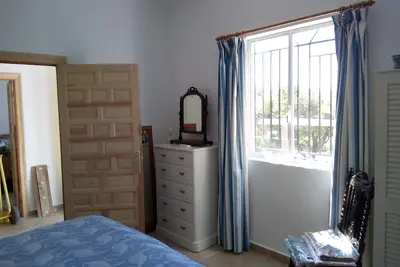 Image de Countryside  comfort; amazing sunsets, pool, games room, air/con, wood stove. . .