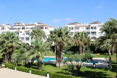 Image de Parfait 2 chambres vacances Apt sur Villamartin Plaza Face Ă la piscine, une vue imprenable!