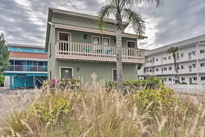 Nouveau! Unique 2e étage Venice Beach Apt w / Balcony!