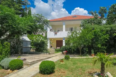 Confortable appartement pour 8 personnes avec climatisation, Wifi, Tv, terrasse et parking