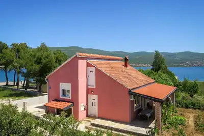 Image de Belle maison de vacances privée avec climatisation, Wifi, Tv, terrasse, animaux admis et parking
