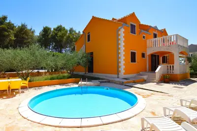 Image de Merveilleuse maison de vacances avec climatisation, Wifi, piscine privée, terrasse et parking