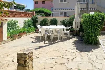 Image de Merveilleuse maison de vacances pour 6 personnes avec climatisation, Tv et patio